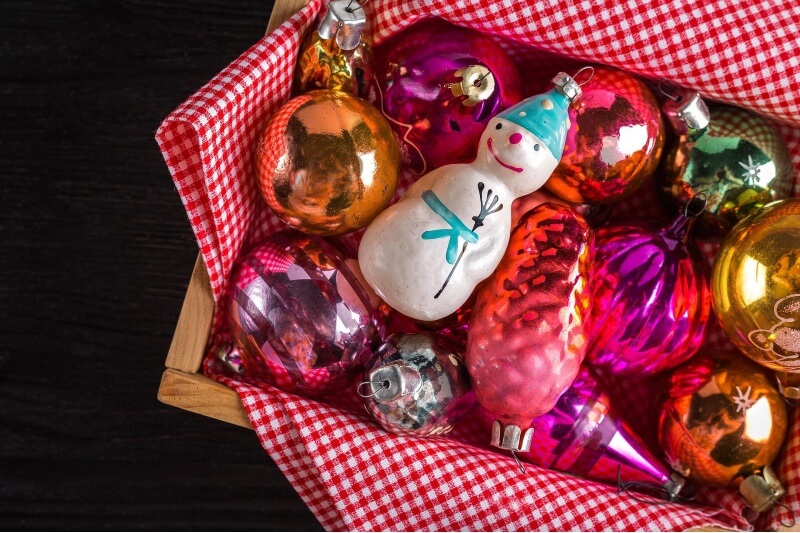 bunter Baumschmuck Weihnachtstrends 2022